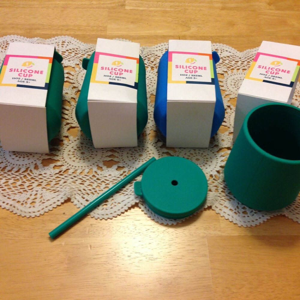 Kids Silicone Cups Bundle, food safe. dishwasher safe.